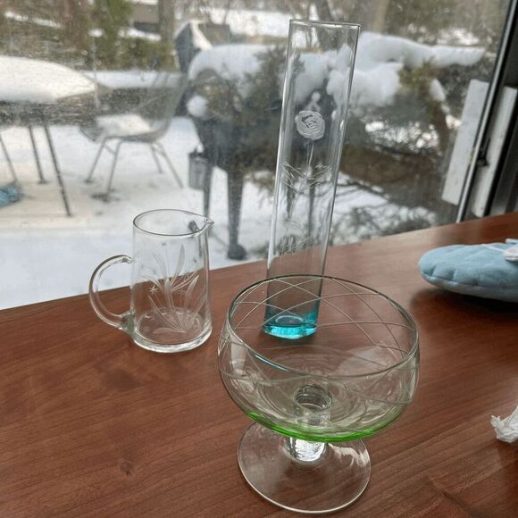 Depression Glass Trio: Green Coupe, Blue Rose Vase, Tiny Pitcher w/ Etching - Picture 6 of 7
